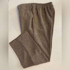 Alfred Dunner brown and cream dress pants.  Size 16. NWOT smoke free home